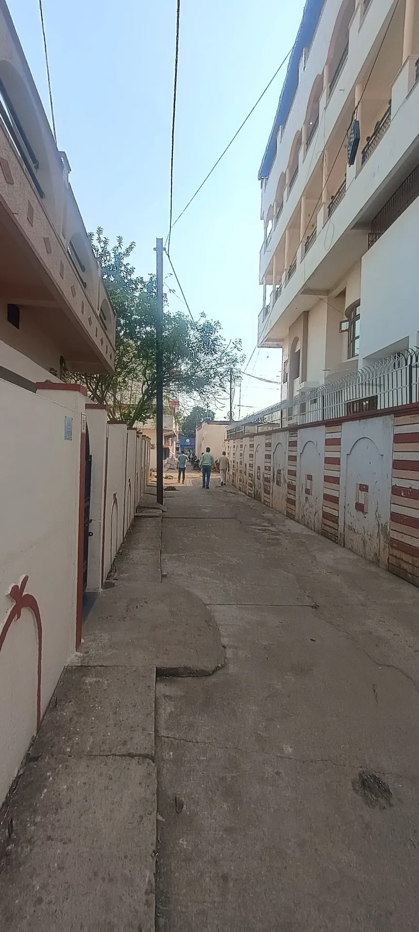 Photo of 4 Storried Bunglow for Rental purpose 5100 sqft plot Area 13000 sqft Built - Up Area 15. - 16 Rooms 5.- 6 Halls 4.kichens 22.Nos.Lat Bath 16000 litres water tank Niche 8000 litres Top floor me 3 face line 2 Nos. 2 Nos Nager Nigam Nal connection Corner  Pl